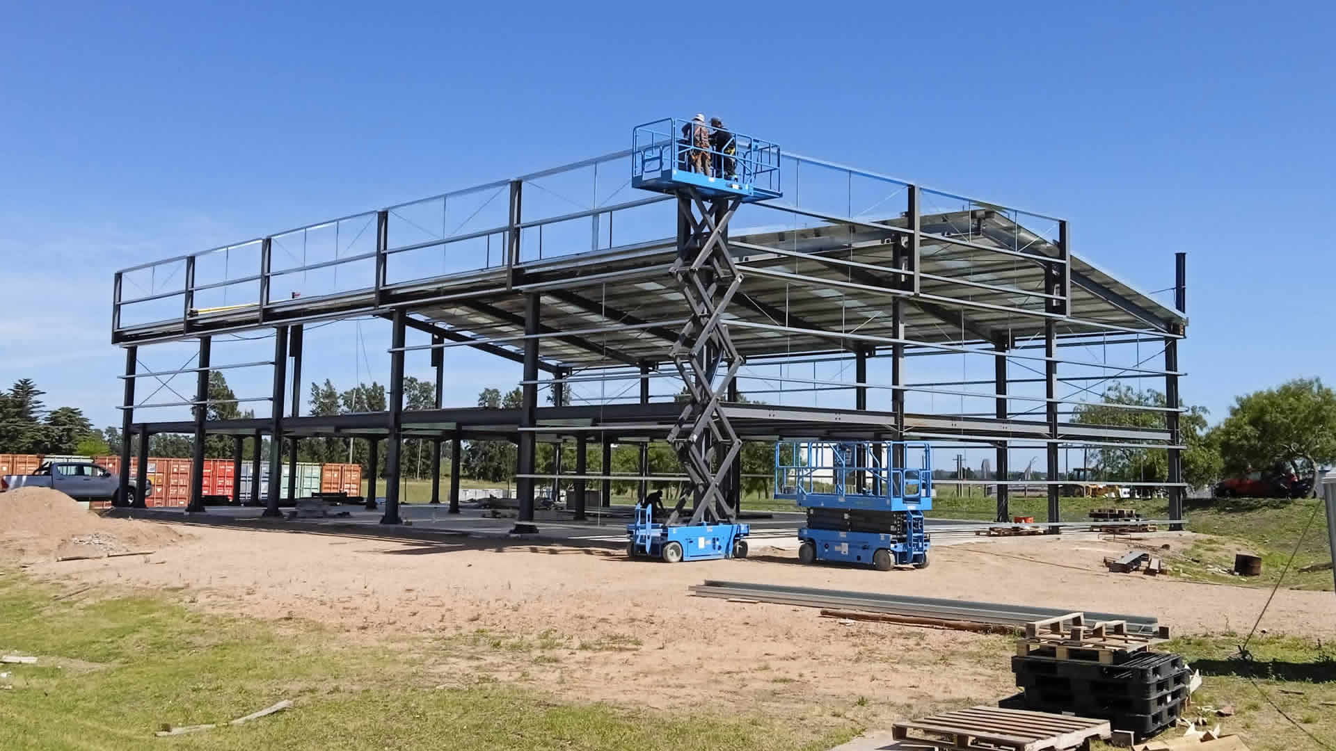 Fabricación y montaje de estructuras metálicas - Kapsel